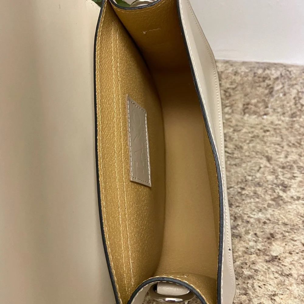 Tano Made in Italy Leather Crossbody - Picture 11 of 12